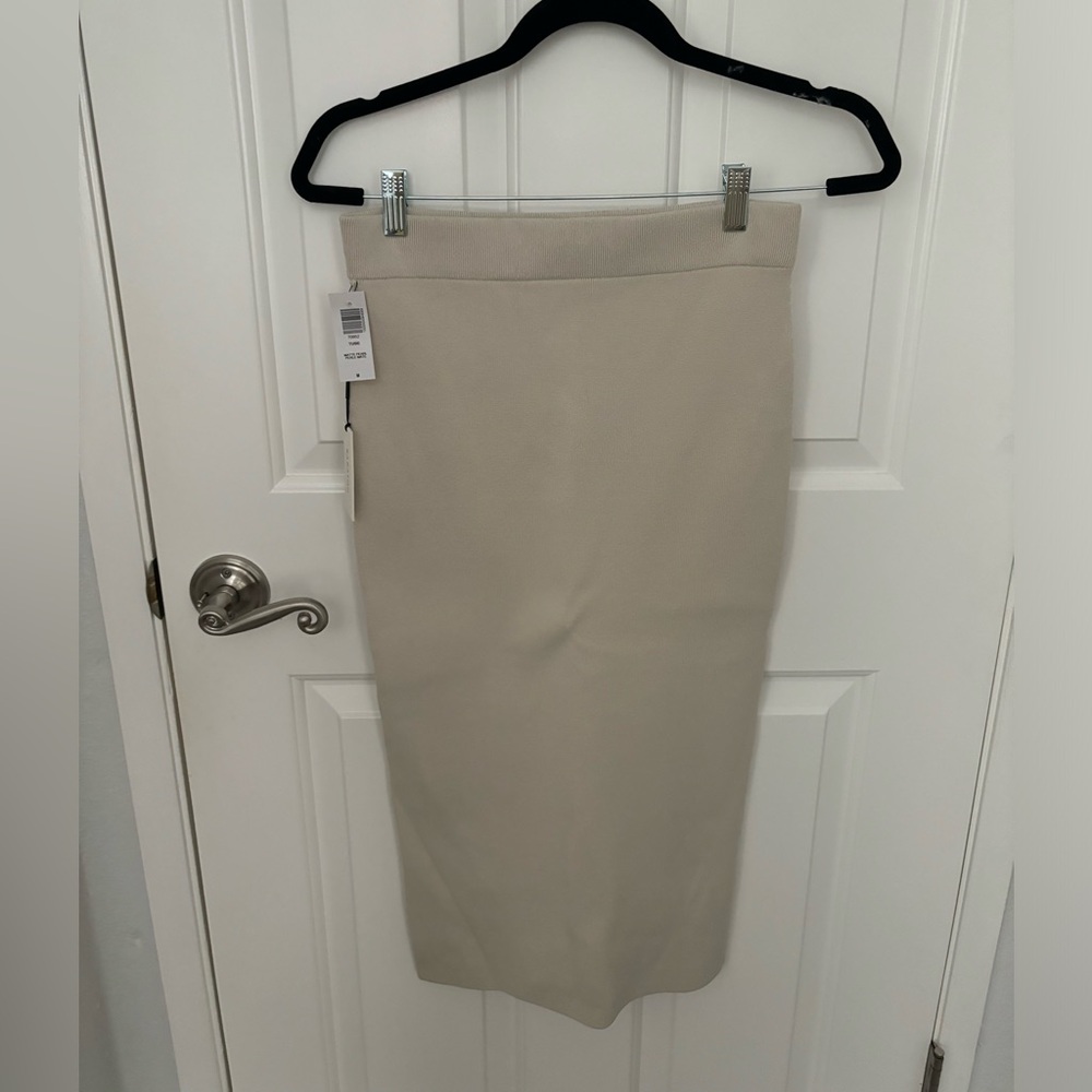 Babaton Tube Skirt Matte Pearl SZ Medium
